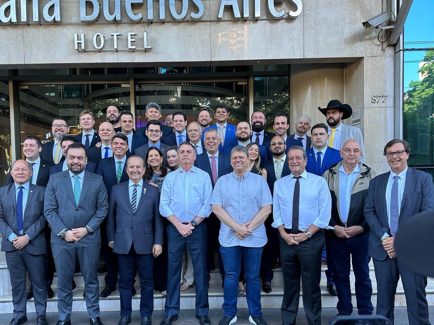  Diego Castro participa de posse de Milei na Argentina neste domingo