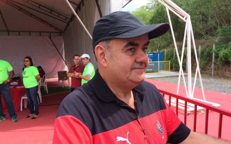 Jorginho Sampaio, ex-presidente do Vitória e produtor musical, faleceu nesta quarta-feira (13)