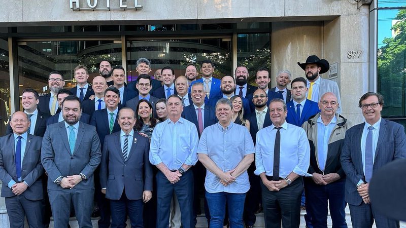 Imagem de Deputados baianos participam de posse de Milei, na Argentina