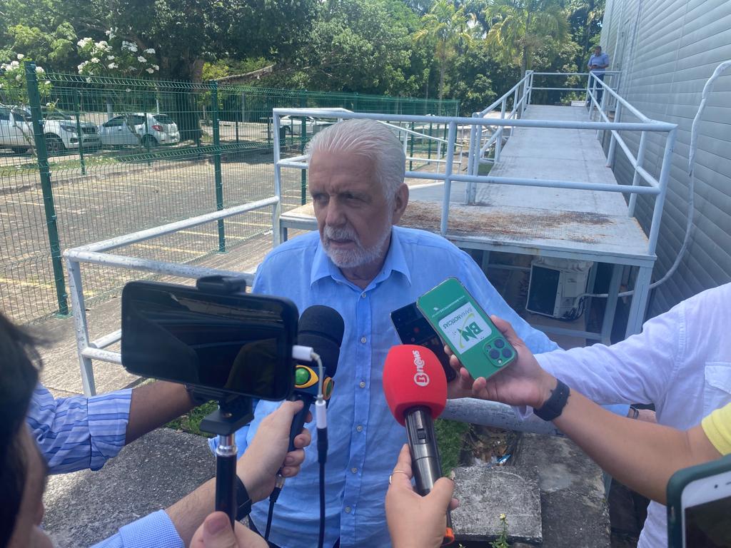 Senador Jaques Wagner alerta que Rui Costa não participará de reunião do Conselho por estar cuidado de filho