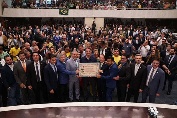 O ex-presidente Jair Bolsonaro (PL) após o recebimento do título de cidadão honorário paranaense, na Assembleia do Estado