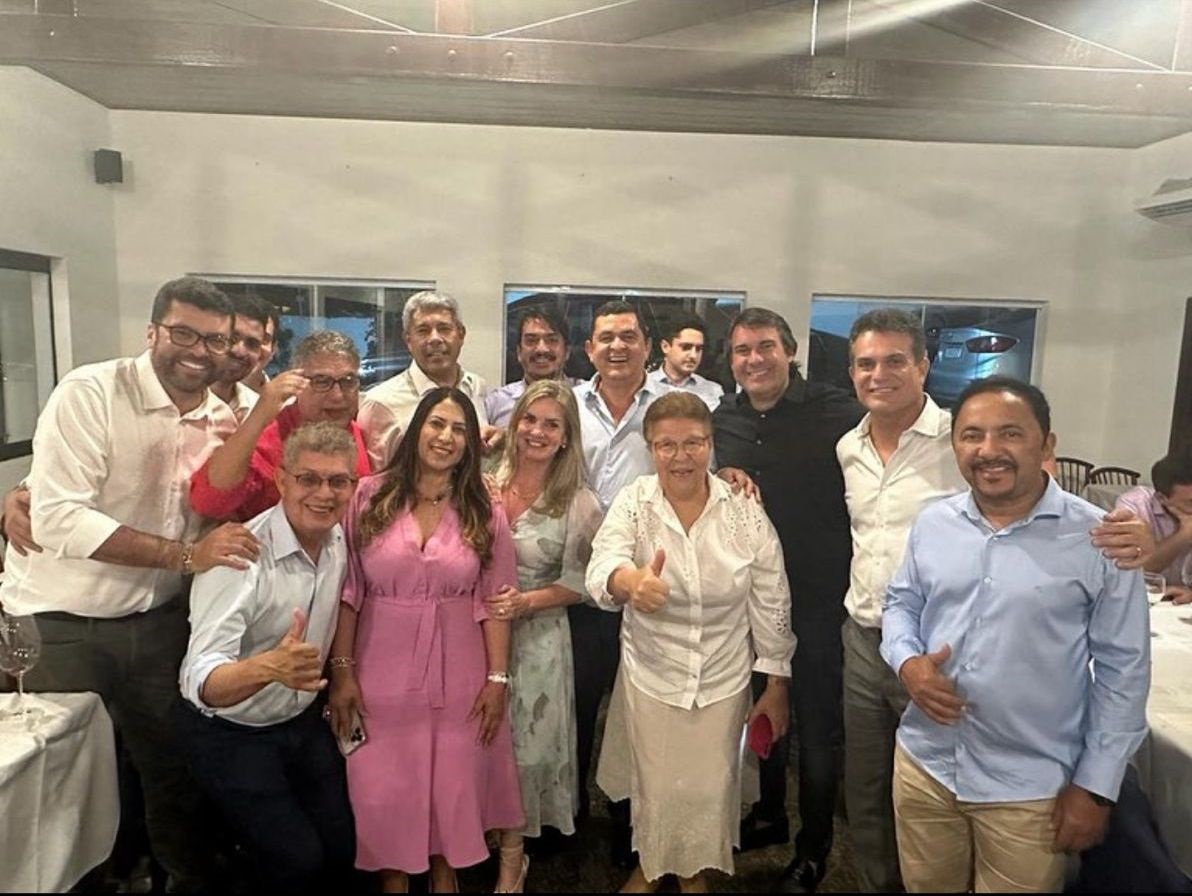 “Bancada de Elmar” e membros da oposição jantam com Jerônimo “Bancada de Elmar” e membros da oposição jantam com Jerônimo