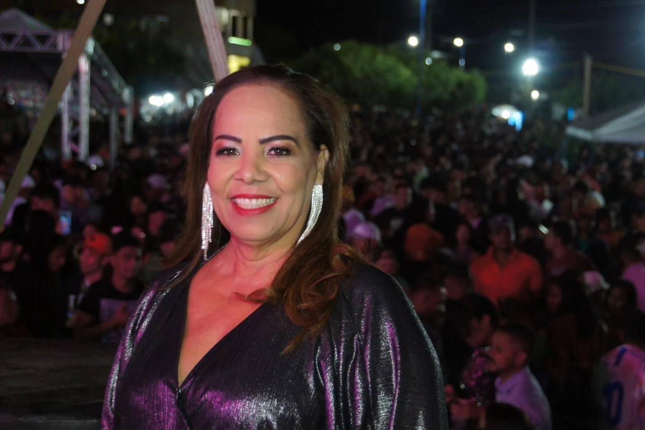 Nilvinha Santos, prefeita de Ibititá, sustenta a “necessidade de adoção de medidas imediatas para redução de despesas com pessoal”