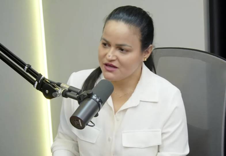 Débora confirma candidatura à Prefeitura em Lauro Débora confirma candidatura à Prefeitura em Lauro