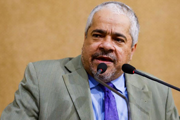 O deputado Fabrício Falcão tem apelado para suplentes na tentativa de viabilizar sua candidatura ao TCM