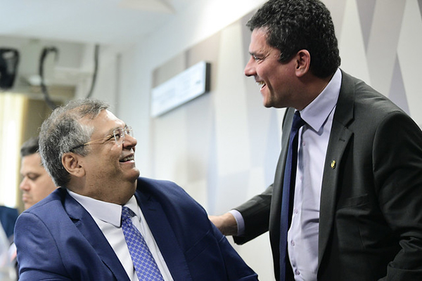 O ministro Flávio Dino (Justiça) e o senador Sergio Moro (União-PR)