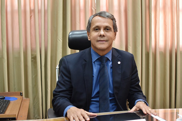 Desembargador Júlio Travessa, presidente da AMAB Desembargador Júlio Travessa, presidente da AMAB