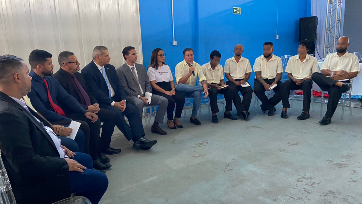 O momento foi realizado por meio do projeto Virando a Página, que tem à frente o corregedor-geral do Tribunal de Justiça da Bahia (TJ-BA), desembargador José Edivaldo Rocha Rotondano