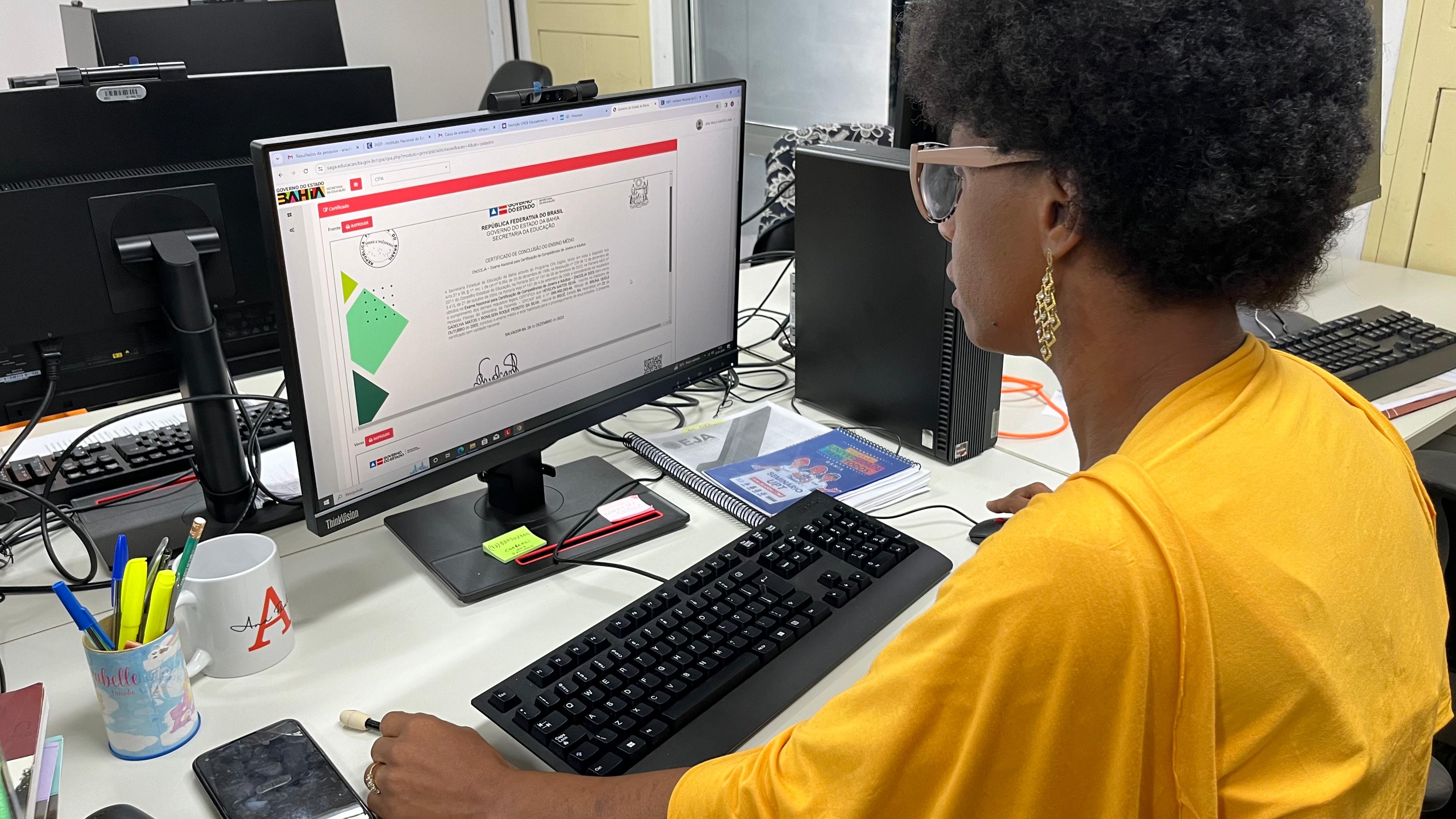 Todas as fases para a emissão do documento estão disponíveis de forma on-line, através do Portal da Secretaria da Educação do Estado (SEC) Todas as fases para a emissão do documento estão disponíveis de forma on-line, através do Portal da Secretaria da Educação do Estado (SEC)