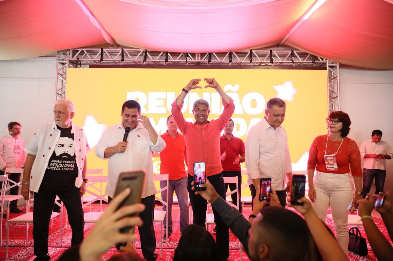 Na reunião, estiveram representantes de mais 20 Territórios de Identidade e de mais de 100 cidades.