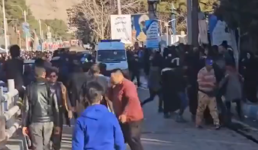 Bombas miram cerimônia sobre morte de general, um dia após ataque de Israel em Beirute Bombas miram cerimônia sobre morte de general, um dia após ataque de Israel em Beirute