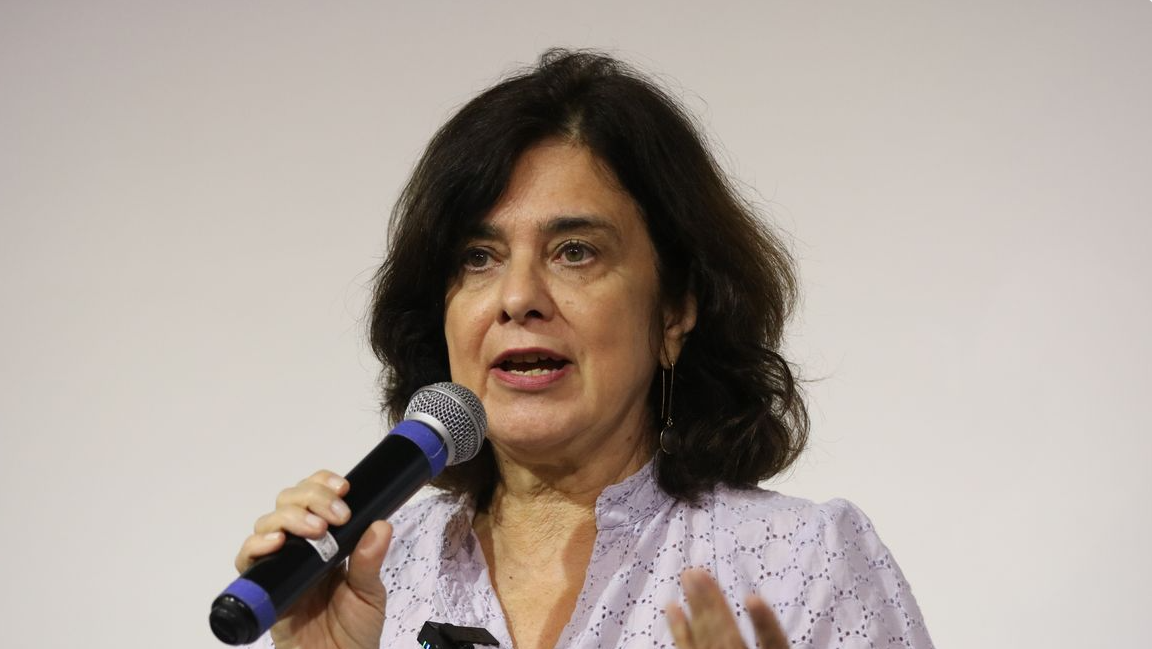Em Davos, ministra da Saúde diz que enfrentamento deve ser conjunto