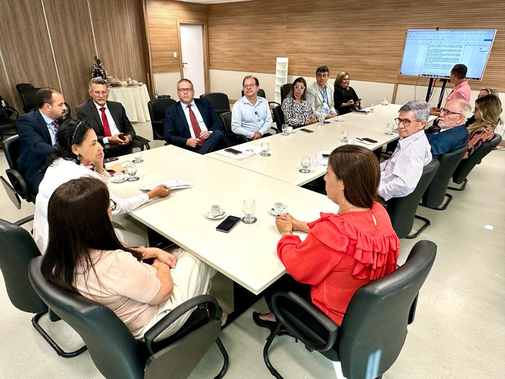 O encontro, conduzido pela desembargadora Maria de Fátima Carvalho, coordenadora da unidade enfatizou o compromisso em promover o consumo consciente O encontro, conduzido pela desembargadora Maria de Fátima Carvalho, coordenadora da unidade enfatizou o compromisso em promover o consumo consciente