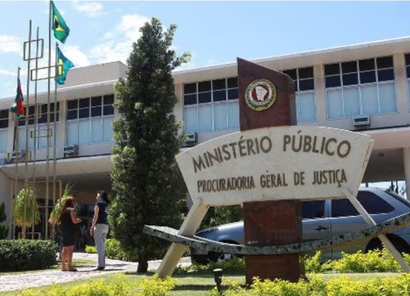 Promotores e procuradores do Ministério Público do Ceará receberam até R$ 154 mil em dezembro Promotores e procuradores do Ministério Público do Ceará receberam até R$ 154 mil em dezembro