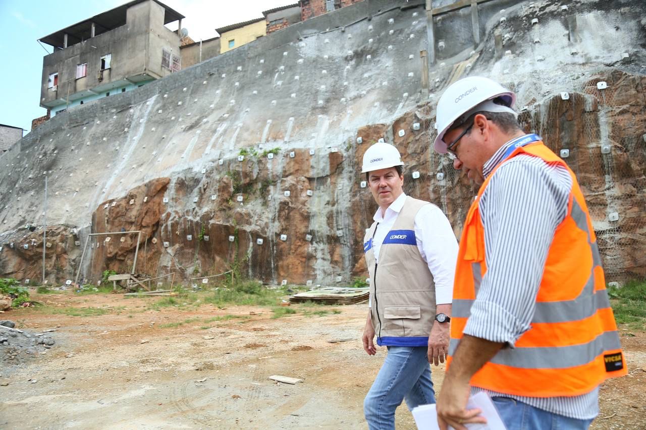 Segundo Trindade, das 194 contenções cadastradas no Novo PAC, 116 delas estão previstas para a capital baiana Segundo Trindade, das 194 contenções cadastradas no Novo PAC, 116 delas estão previstas para a capital baiana