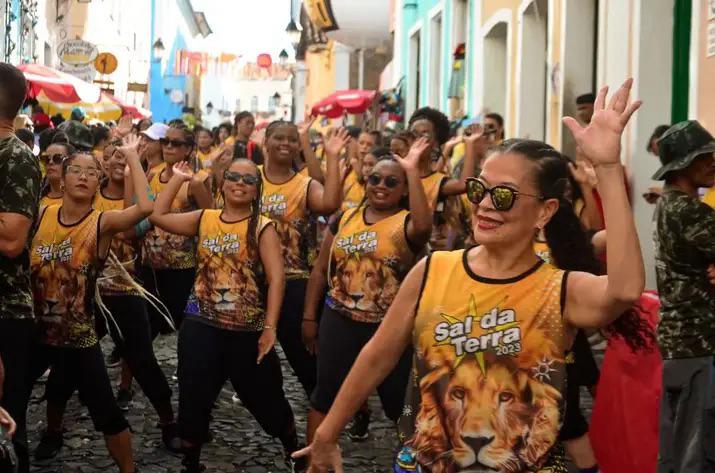 Intitulada de pré-impacto, a ação tem como objetivo espalhar a beleza, criatividade e a mensagem de amor, alegria e paz