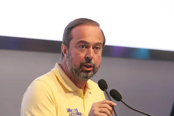 O ministro Alexandre Silveira