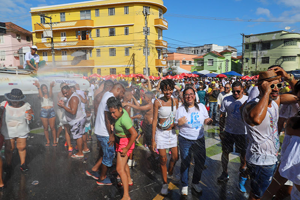 A vice-prefeita e secretária da Saúde de Salvador, Ana Paula Matos, na Lavagem do Bonfim
