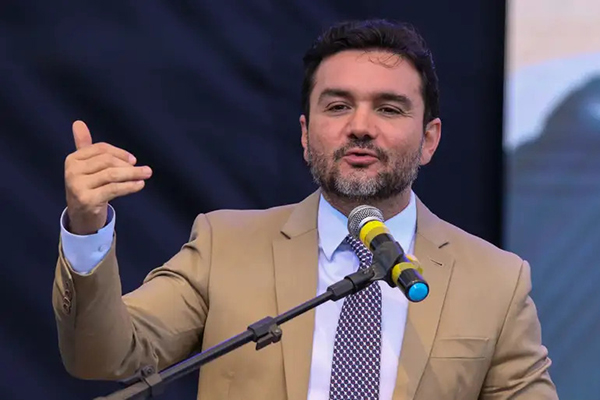 O ministro Celso Sabino (Turismo)