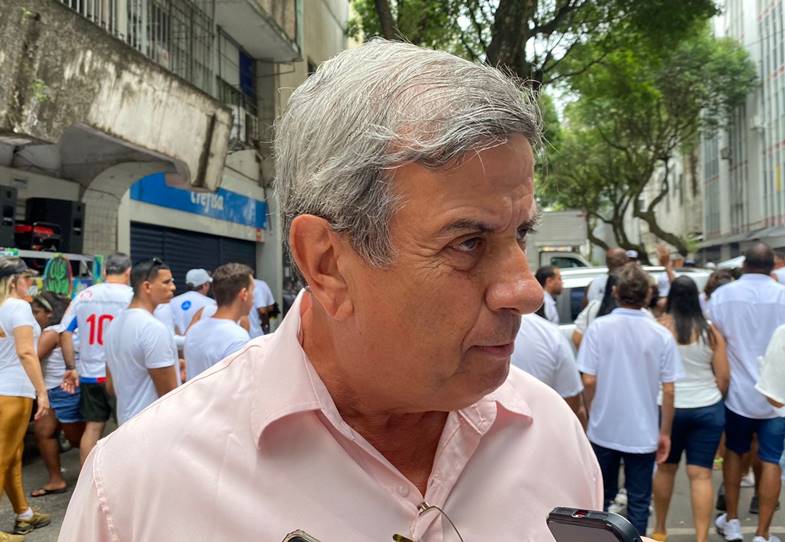 O ex-prefeito de Feira de Santana Colbert Martins