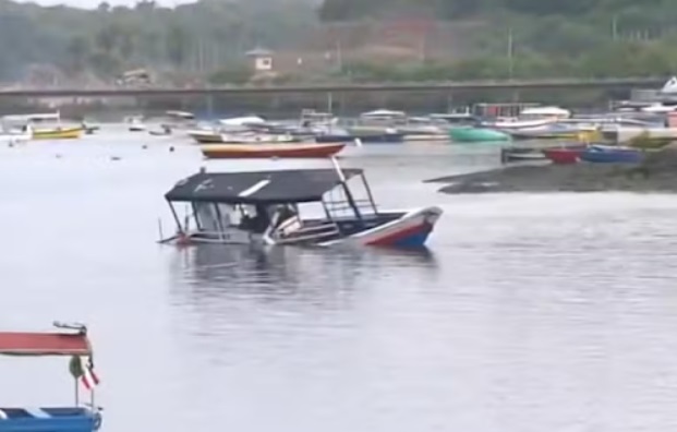 Cinco pessoas morrem após embarcação virar na Bahia Cinco pessoas morrem após embarcação virar na Bahia