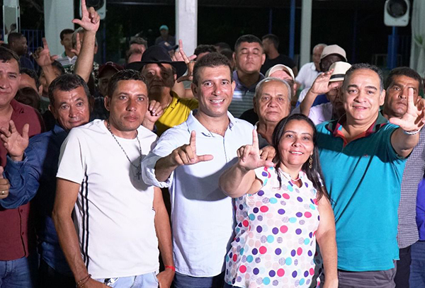 Pré-candidato do PSD a prefeito, Léo Visão se reuniu com representantes do comércio de Santa Maria da Vitória Pré-candidato do PSD a prefeito, Léo Visão se reuniu com representantes do comércio de Santa Maria da Vitória