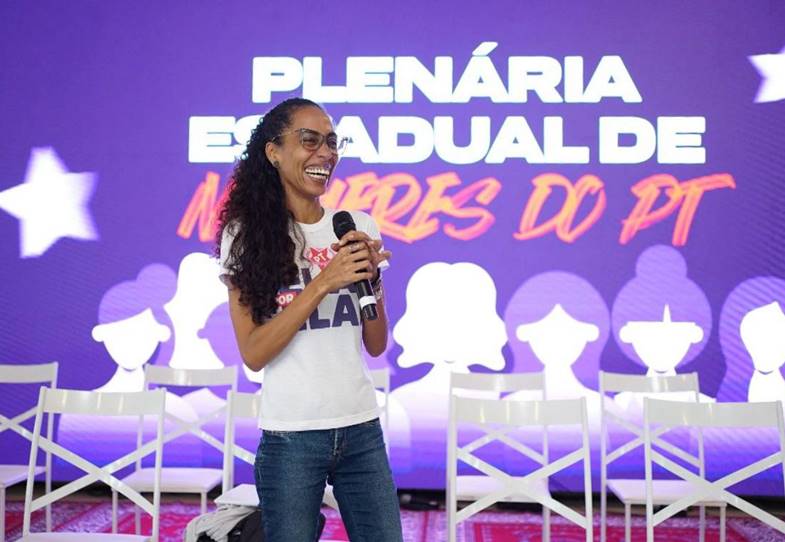 Liliane Oliveira é filiada ao Partido dos Trabalhadores há 17 anos
