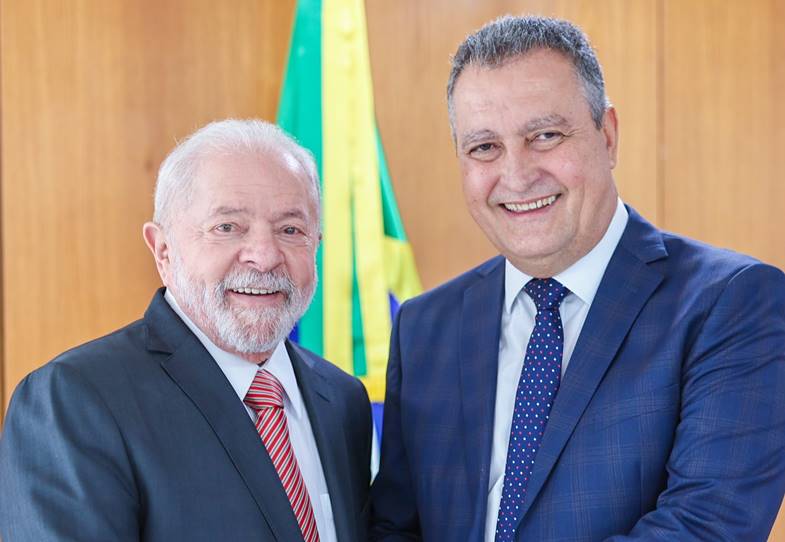 Lula elogiou a 'eficiência e correria' do ex-governador da Bahia Lula elogiou a 'eficiência e correria' do ex-governador da Bahia