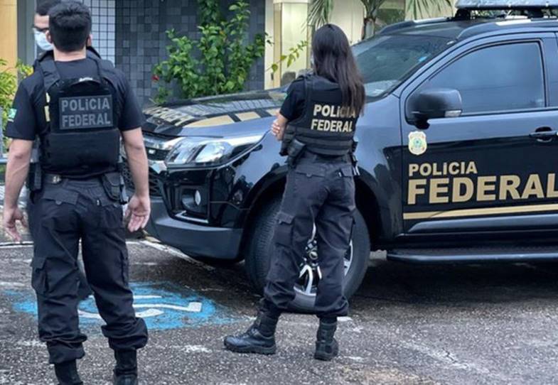 Imagem de Padre alvo da PF nega elo em plano golpista e faz vaquinha para comprar celular