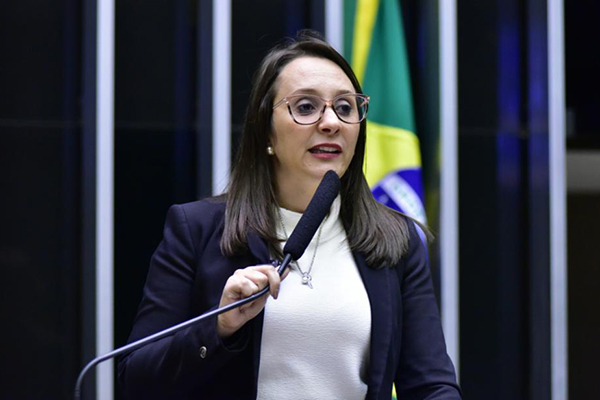 A presidente nacional do Podemos, deputada federal Renata Abreu (SP)