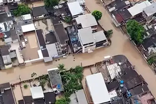Imagem de Sobe para 12 o número de pessoas mortas pelo temporal no Rio no final de semana