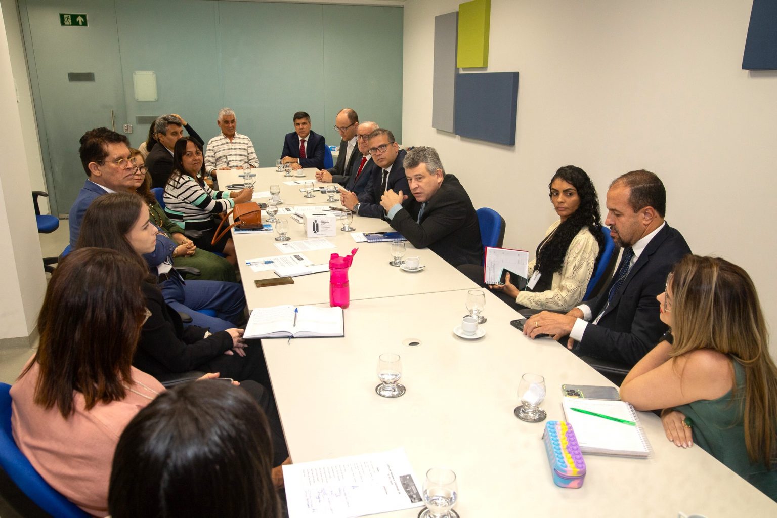 O encontro destacou a importância de respeitar as vagas especiais nos estacionamentos e ressaltou a programação de ações voltadas para a inspeção e implantação das normas de acessibilidade nas comarcas do interior. O encontro destacou a importância de respeitar as vagas especiais nos estacionamentos e ressaltou a programação de ações voltadas para a inspeção e implantação das normas de acessibilidade nas comarcas do interior.