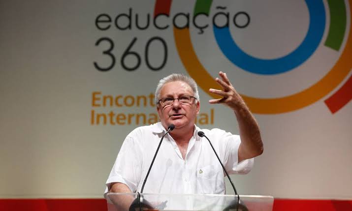 Professor Nelson Pretto