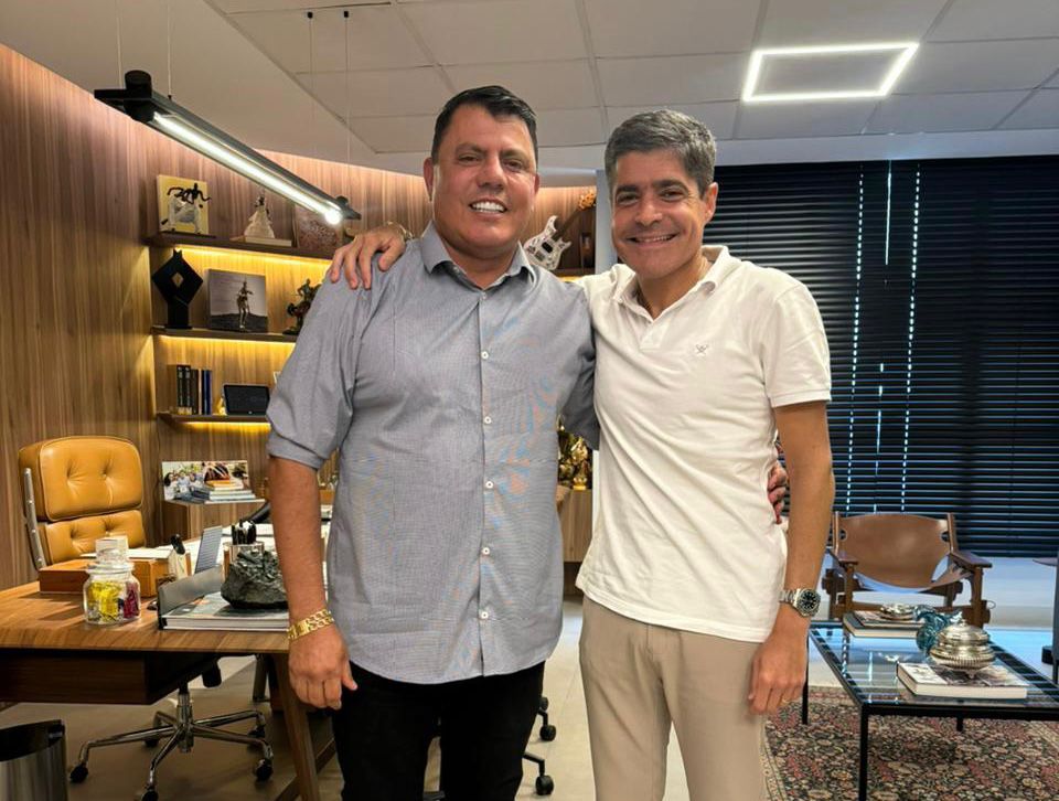 Empresário João Guimarães  e ex-prefeito de Salvador, ACM Neto