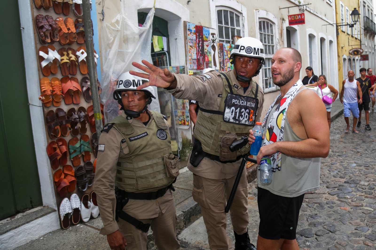 Entre os atendimentos prestados estão orientações turísticas e de trânsito, acompanhamento e auxílio na segurança
