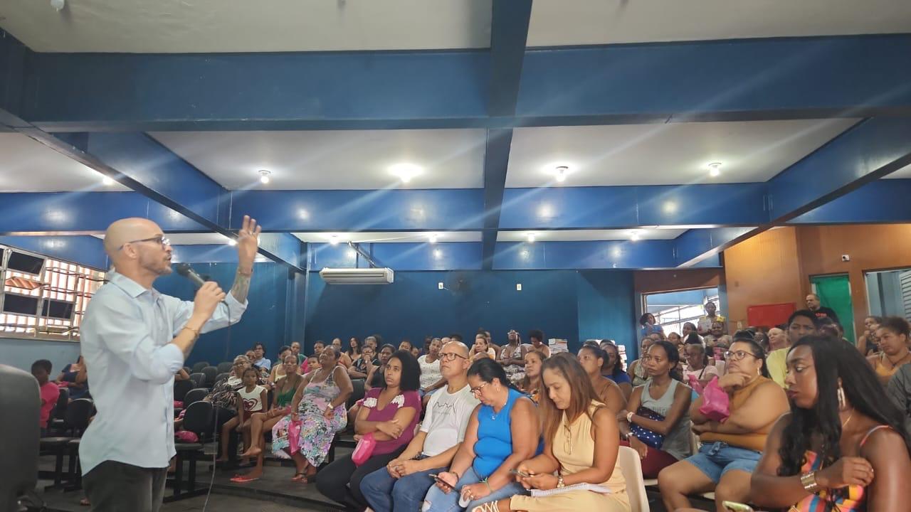 Em Salvador, no Colégio Estadual Rubén Darío, os familiares participaram de uma palestra sobre o tema “A importância da família no contexto educacional dos filhos no projeto de vida"