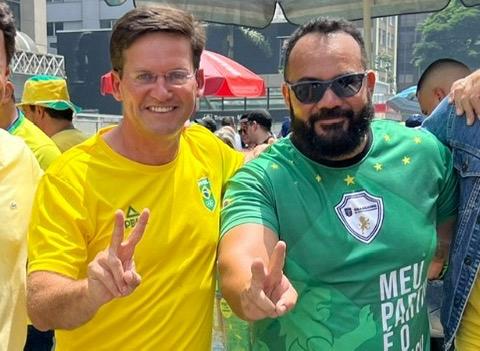 João Roma e Leandro de Jesus 