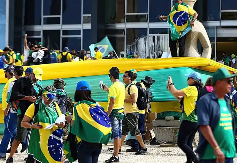 O Código Penal prevê que esse tipo de acordo seja oferecido para crimes com penas mínimas de até quatro anos e para réus sem antecedentes criminais, entre outros critérios