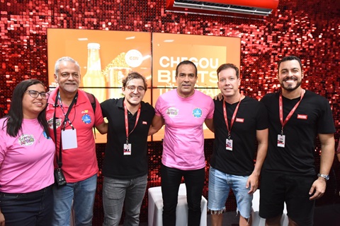 Bruno Reis fiscaliza festa com equipe na primeira noite do Carnaval em Salvador