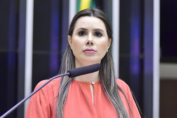 PL vai indicar a deputada Caroline de Toni (SC) para presidência da CCJ da Câmara