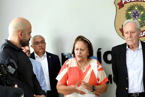 A governadora Fátima Bezerra e o ministro da Justiça e Segurança Pública, Ricardo Lewandowski, em Mossoró (RN)