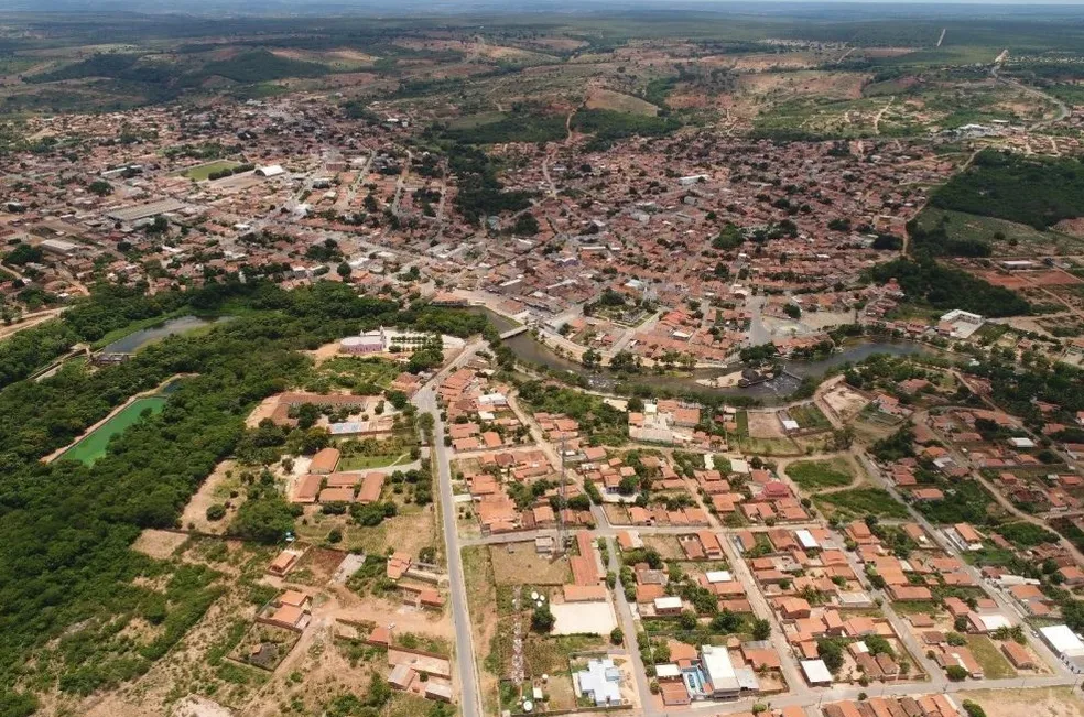 As contas foram reprovadas em razão do descumprimento do disposto no artigo 42 da Lei de Responsabilidade Fiscal. 