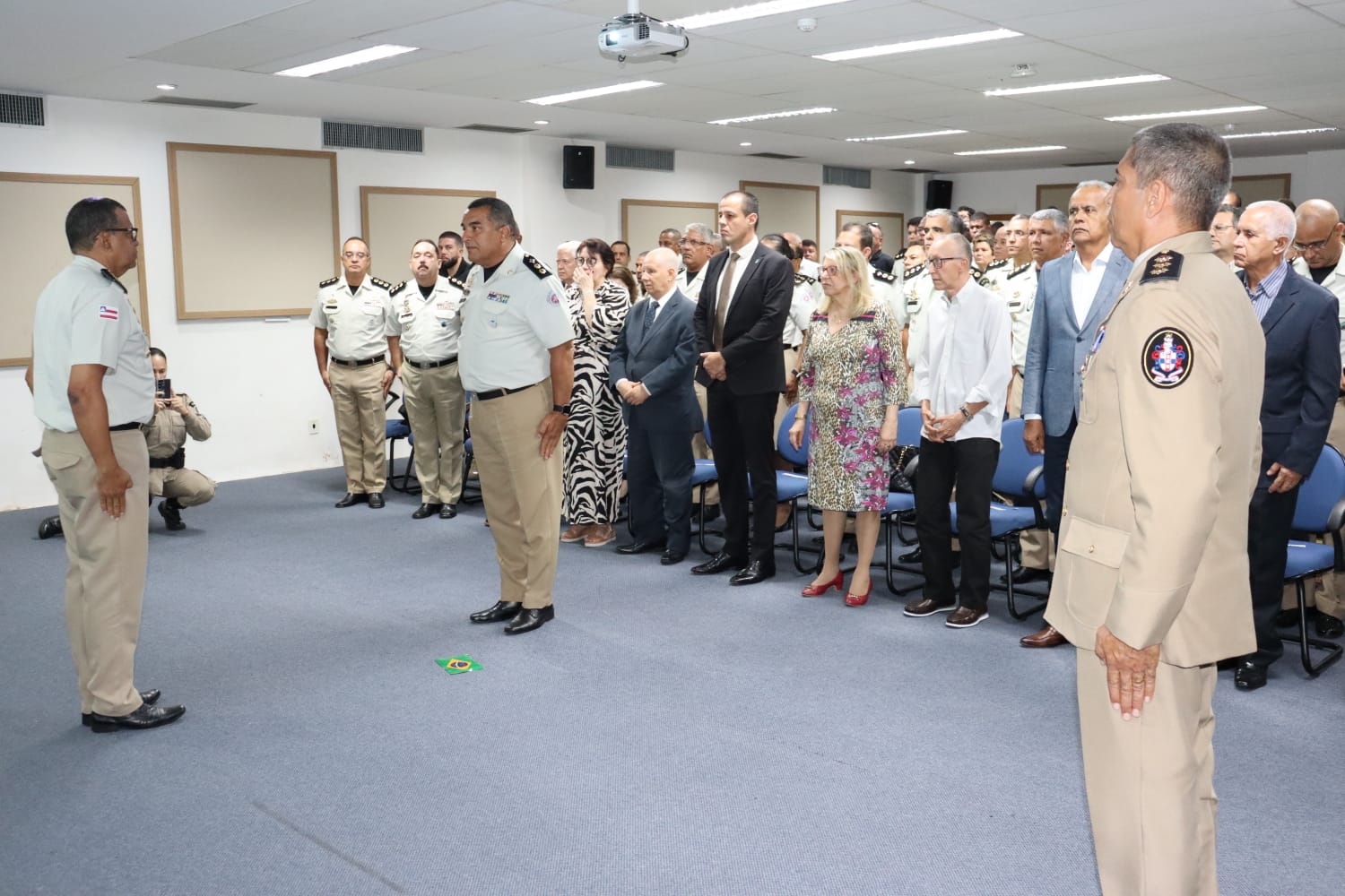 Além da presidente do TJ-BA, diversas autoridades civis e militares estiveram presentes na passagem de Comando. 