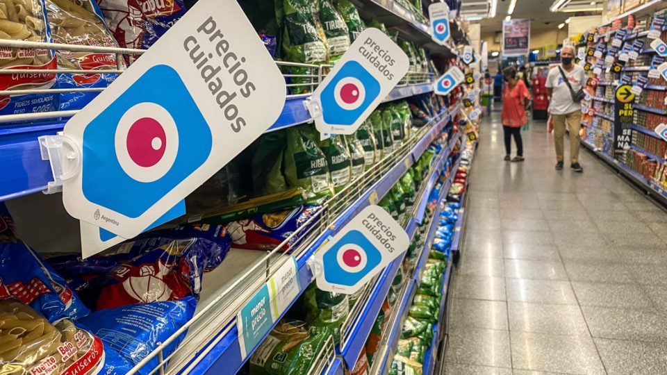 Supermercado em Buenos Aires, na Argentina; inflação no país foi de 20,6% em janeiro