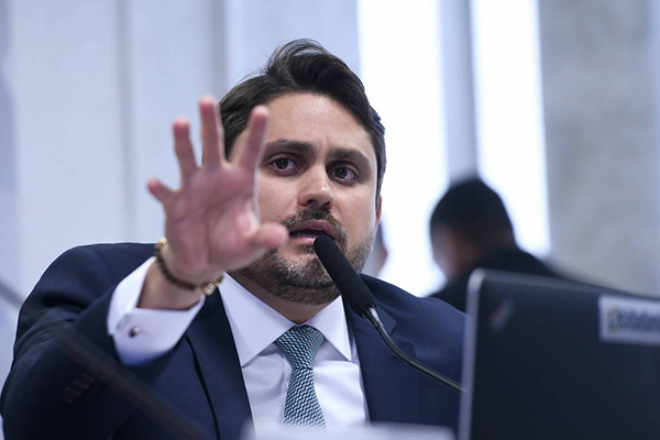 Juscelino Filho é alvo de investigação sobre suposto esquema de desvio por meio de emendas parlamentares Juscelino Filho é alvo de investigação sobre suposto esquema de desvio por meio de emendas parlamentares