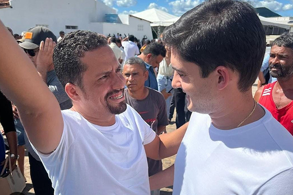 O pré-candidato Léo da Saúde e o deputado estadual Marcelinho Veiga em Manoel Vitorino O pré-candidato Léo da Saúde e o deputado estadual Marcelinho Veiga em Manoel Vitorino