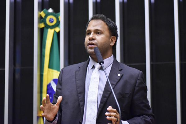 O deputado federal Pastor Henrique Vieira (PSOL-RJ) O deputado federal Pastor Henrique Vieira (PSOL-RJ)