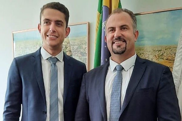 O prefeito de Tucano, Ricardo Maia Filho, e o deputado federal Ricardo Maia, pai do gestor