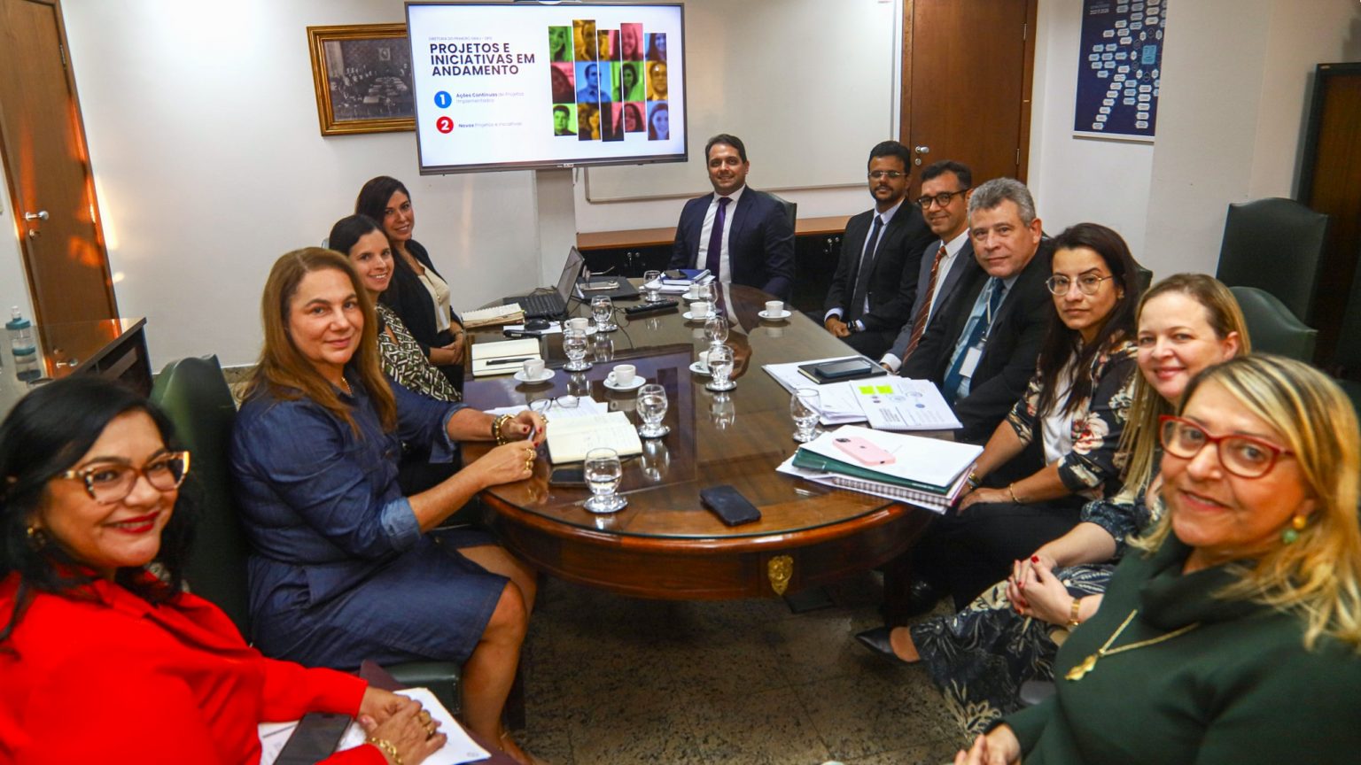 Uma das diretrizes da gestão no biênio 2024-2026 é priorizar o fortalecimento do Primeiro Grau de Jurisdição.  