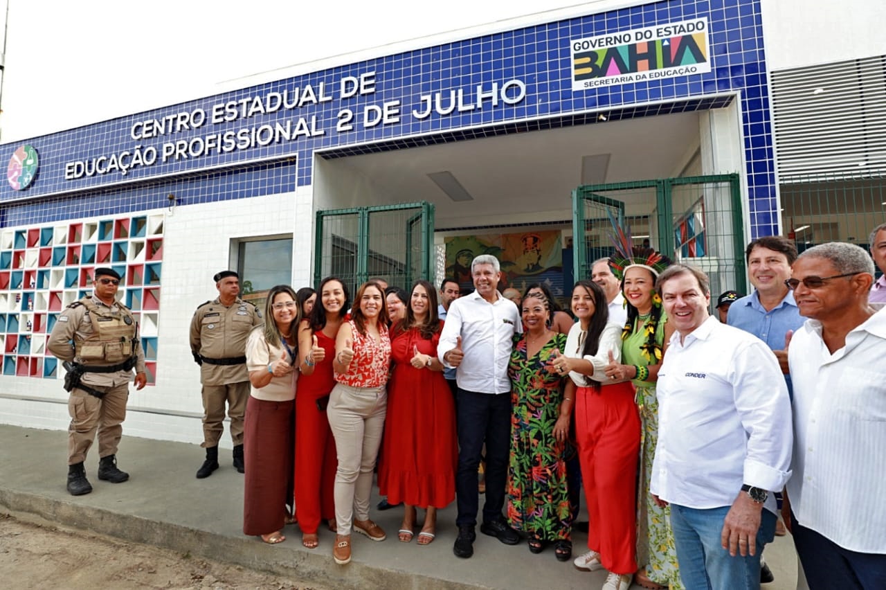 Jerônimo Rodrigues inaugura Centro de Educação Profissional em Porto Seguro Jerônimo Rodrigues inaugura Centro de Educação Profissional em Porto Seguro